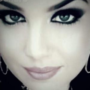 Meet your Posher, Steph